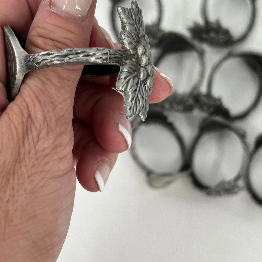 Beaulieu Vineyard BV Napkin Rings Set of 10 Grape Cluster Pewter‎ Tone Vintage